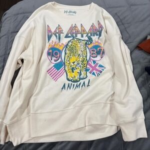 Def Leppard Cream Graphic Sweatshirt
